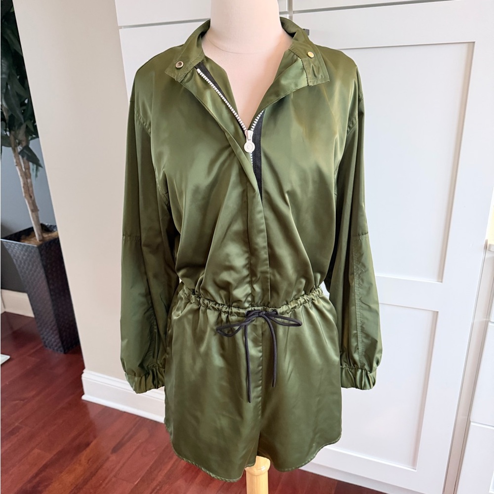 Hunter Army Green Satin Jumpsuit Romper Womens size medium EUC